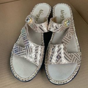 🦩🦩Alegria Sandals, Like New. 💯💯Leather